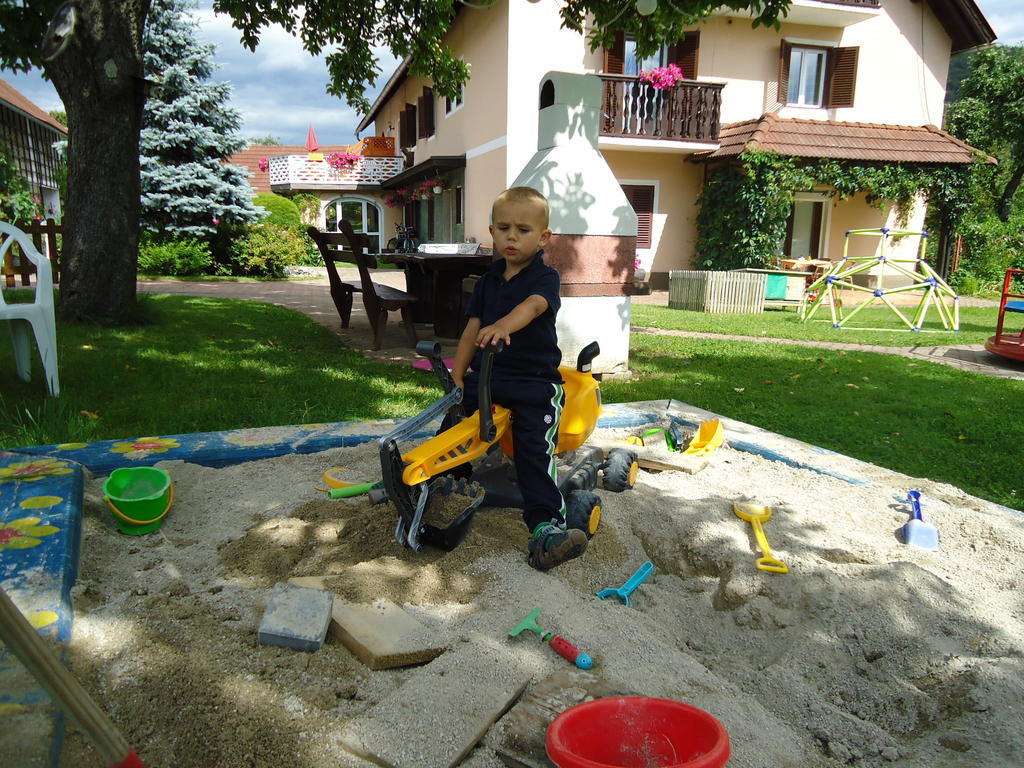 סנט קנזיאן Erlebnisbauernhof Tschom מראה חיצוני תמונה